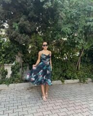 Desenli Drapeli Askılı Midi Elbise