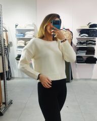 Kayık Yaka Kısa Krem Rengi Kazak