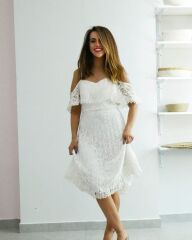 Şık ve Rahat Kesim Dantel Elbise