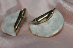 Sedef Dokulu Gold Çelik Küpe