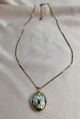 Anka Kuşu Figürlü Taş Detaylı Madalyon Kolye | Sky Fashion